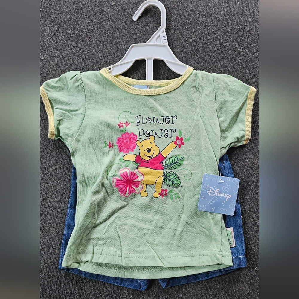 Disney Green and Yellow Short Sleeve Tee with Cartoon Design